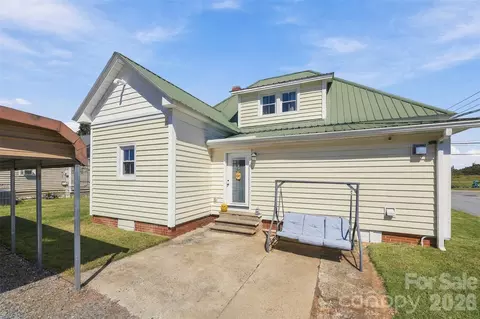 Exterior - 322 E Main St, Maiden, NC 28650 photo 3 of 8