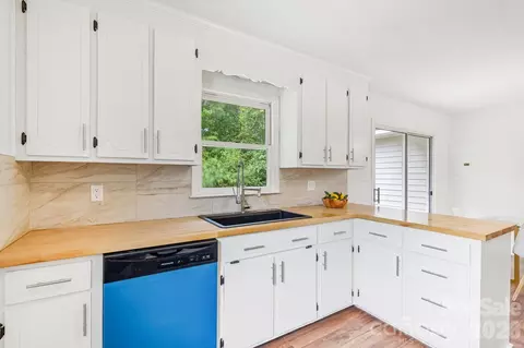 Kitchen - 2199 Pacer Rd, Lancaster, SC 29720 photo 2 of 4