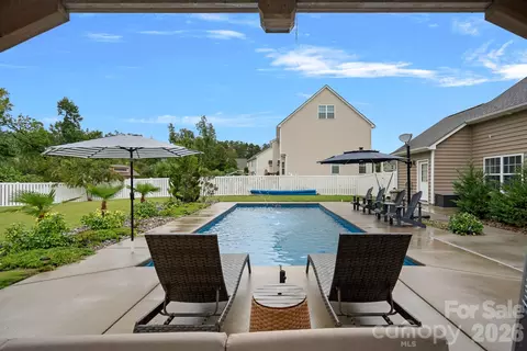 Exterior - 2071 Feldspar Dr, Davidson, NC 28036 photo 4 of 7