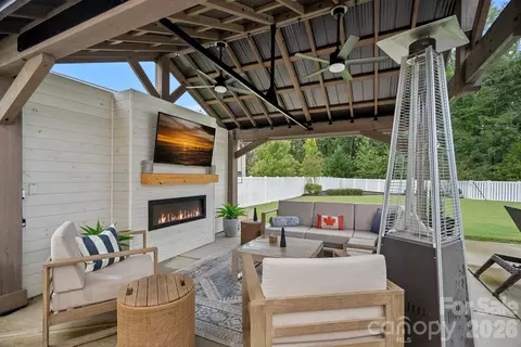 Exterior - 2071 Feldspar Dr, Davidson, NC 28036 photo 2 of 7