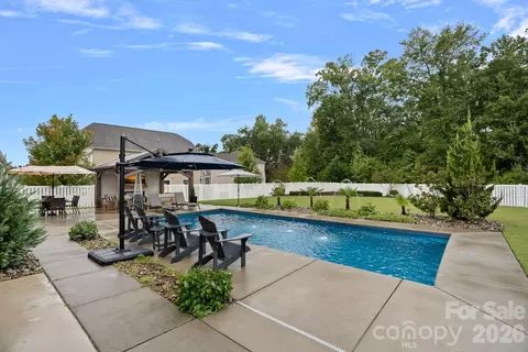 Exterior - 2071 Feldspar Dr, Davidson, NC 28036 photo 6 of 7