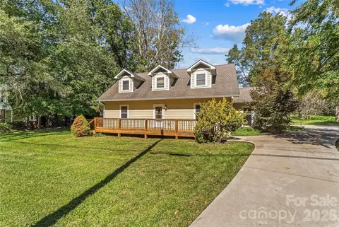 221 Old Us 70 E Hwy E, Black Mountain, NC 28711