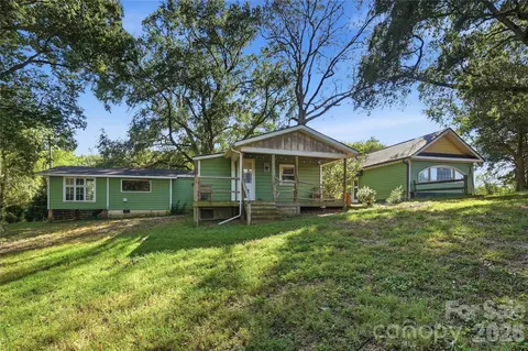 Exterior - 807 218 E Hwy E, Monroe, NC 28110 photo 10 of 16