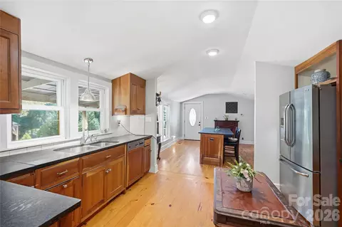 Kitchen - 807 218 E Hwy E, Monroe, NC 28110 photo 3 of 3