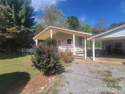 265 Midland Dr, Waynesville, NC 28785