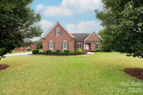 7060 Bovine Ln, Harrisburg, NC 28075