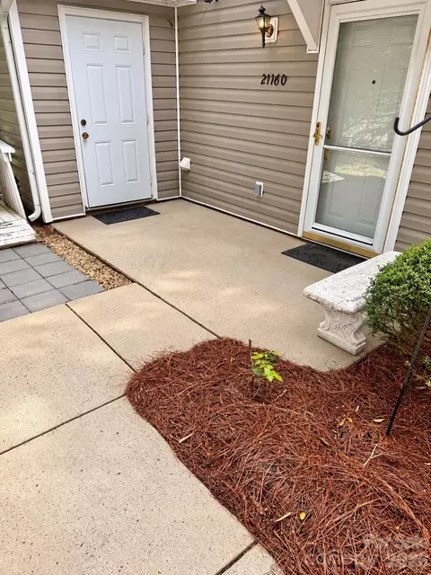Exterior - 21160 Cold Spring Ln, Cornelius, NC 28031 photo 3 of 5