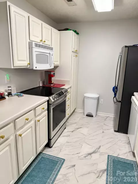 Kitchen - 21160 Cold Spring Ln, Cornelius, NC 28031 photo 1 of 1