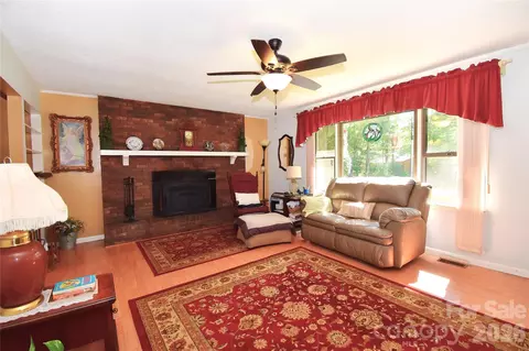 Living - 39 Maynard Rd, Candler, NC 28715 photo 2 of 3