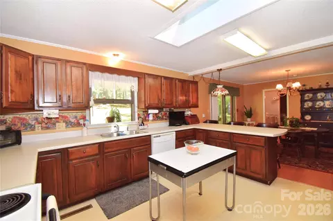 Kitchen - 39 Maynard Rd, Candler, NC 28715 photo 3 of 3