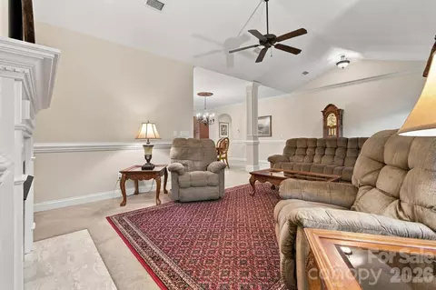 Living - 808 3rd Ne St NE, Conover, NC 28613 photo 2 of 3