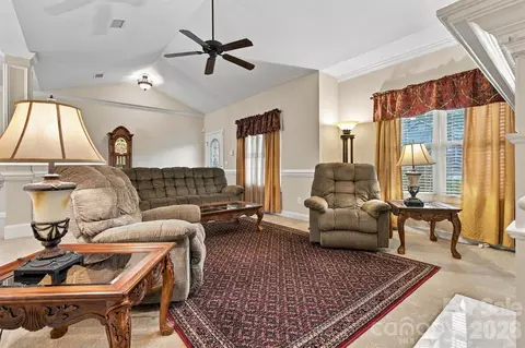 Living - 808 3rd Ne St NE, Conover, NC 28613 photo 3 of 3