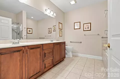 Bath - 808 3rd Ne St NE, Conover, NC 28613 photo 1 of 3