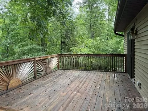 Exterior - 20 Pheasant Run Rd, Brevard, NC 28712 photo 4 of 6