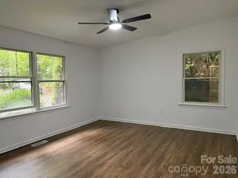 Living - 20 Pheasant Run Rd, Brevard, NC 28712 photo 2 of 2