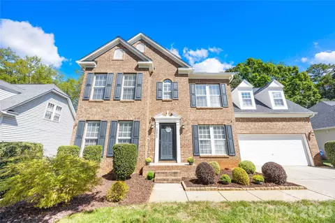 13615 Edgetree Dr, Pineville, NC 28134