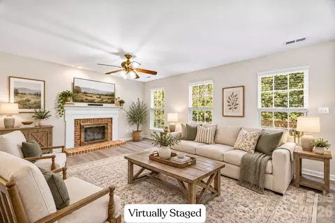 13615 Edgetree Dr, Pineville, NC 28134