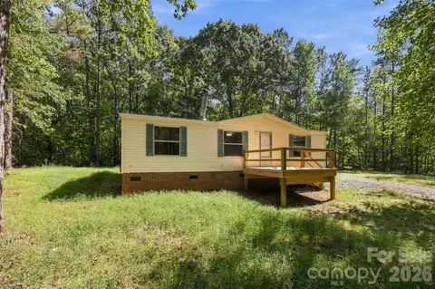 1325 Smith Woods Ln, Hickory Grove, SC 29717