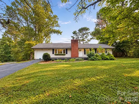126 Stradley Mountain Rd, Asheville, NC 28806