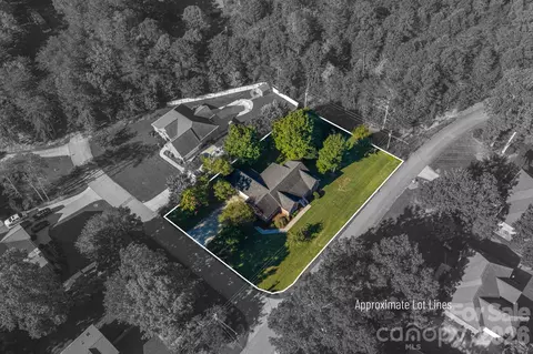 102 Moore St, Lincolnton, NC 28092
