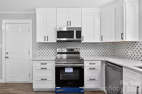 Kitchen - 427 Clinton Ave, Lancaster, SC 29720 photo 2 of 3