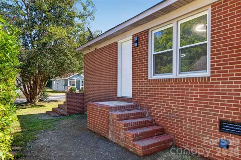 Exterior - 427 Clinton Ave, Lancaster, SC 29720 photo 3 of 6