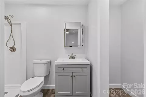 Bath - 427 Clinton Ave, Lancaster, SC 29720 photo 1 of 1