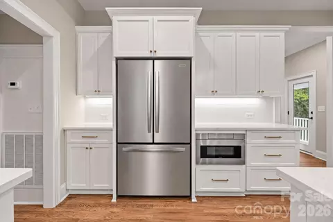 Kitchen - 705 N Main St, Davidson, NC 28036 photo 3 of 4