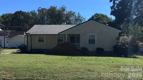 633 Oak St, Mooresville, NC 28115