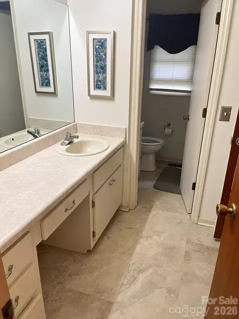 Bath - 6 Daniel Dr, Fletcher, NC 28732 photo 1 of 1