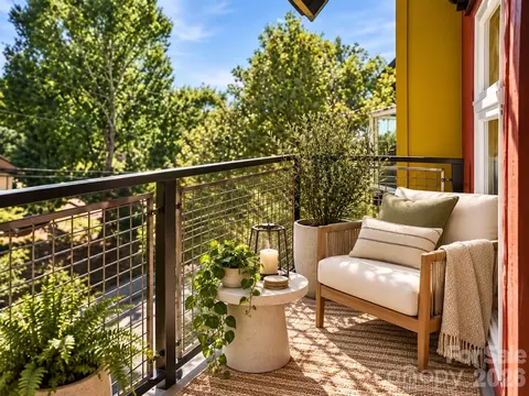 125 Clingman 304 Ave #304, Asheville, NC 28801