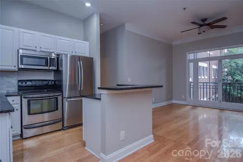 727 Garden District Dr, Charlotte, NC 28202