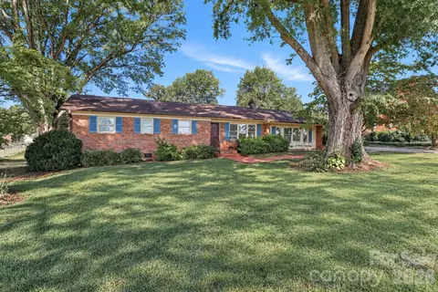 1609 Museum Rd, Statesville, NC 28625