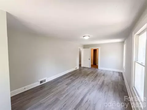 Living - 905 3rd St, Spencer, NC 28159 photo 4 of 4