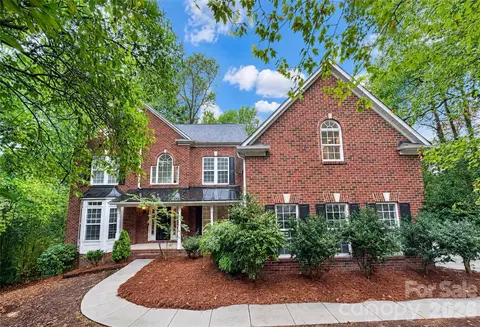 2420 Runnymede Ln, Charlotte, NC 28209