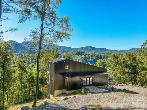 700 Sunnyside Dr, Marshall, NC 28753