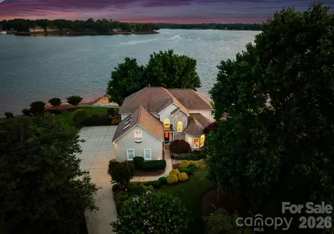 217 Westpaces Rd, Mooresville, NC 28117