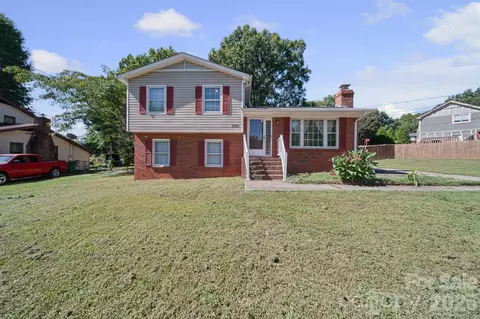 3323 Wiseman Dr, Charlotte, NC 28227