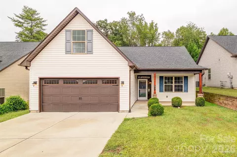 57 Brown St, Weaverville, NC 28787