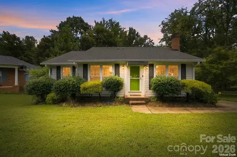 8536 Woodford Bridge Dr, Charlotte, NC 28216
