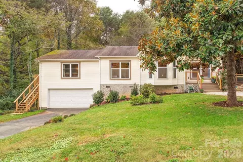 5 Parkway Creek Dr, Asheville, NC 28803