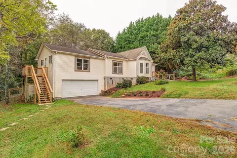 5 Parkway Creek Dr, Asheville, NC 28803
