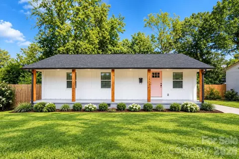 2520 Alleghany St, Charlotte, NC 28208