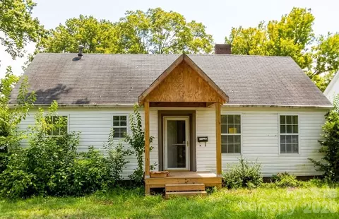 2101 Camp Greene St, Charlotte, NC 28208