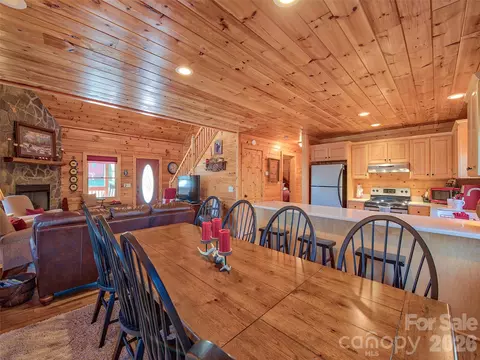 Dining - 547 Panoramic Loop, Maggie Valley, NC 28751 photo 2 of 4