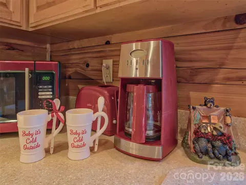 Kitchen - 547 Panoramic Loop, Maggie Valley, NC 28751 photo 4 of 4