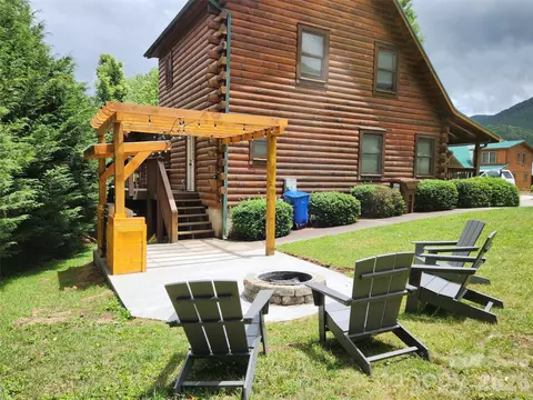 Exterior - 547 Panoramic Loop, Maggie Valley, NC 28751 photo 3 of 11