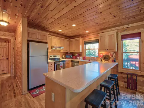 Kitchen - 547 Panoramic Loop, Maggie Valley, NC 28751 photo 1 of 4