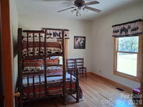 Bedroom - 101 Trinity Dr, Clyde, NC 28721 photo 2 of 3