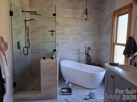 Bath - 101 Trinity Dr, Clyde, NC 28721 photo 1 of 3